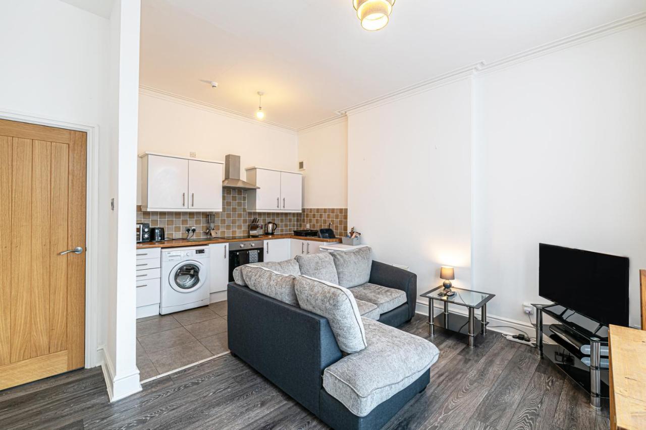 One Bedroom Holiday Apartment Colwyn Bay Exterior photo